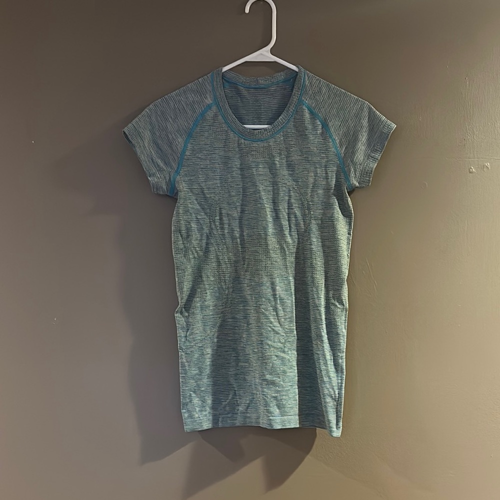 lululemon athletica Blue Short Sleeve Tee